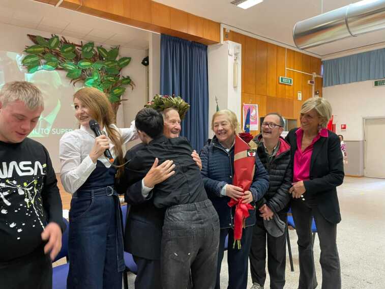 Galleria foto 'Leonardo Altobelli, laureato a 91 anni a Foggia, incontra gli studenti: «Interessatevi a tutto»' - foto 4