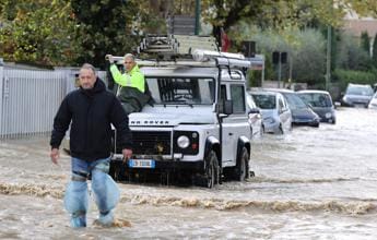 Galleria foto 'Maltempo in Toscana, a Prato esonda torrente Bagnolo' - foto 1