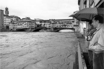 Galleria foto 'Maltempo Toscana, 57 anni fa alluvione Arno: era il 4 novembre 1966' - foto 1