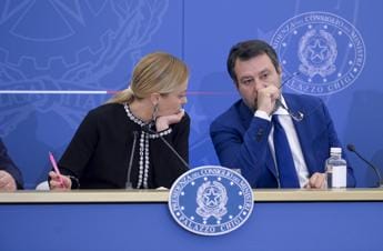 Galleria foto 'Manovra 2024, verso ritiro tre emendamenti Lega: rumors su telefonata Meloni-Salvini' - foto 1