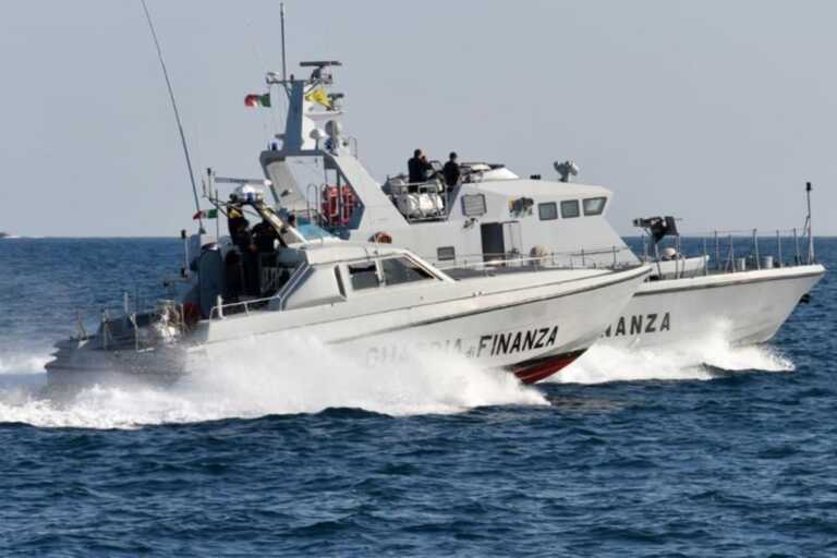 Manfredonia, due motovedette della Finanza si scontrano in mare: feriti alcuni militari
