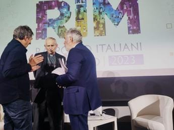 Galleria foto 'Nel 2022 il 44% di chi lascia Italia ha tra i 16 e i 34 anni' - foto 1