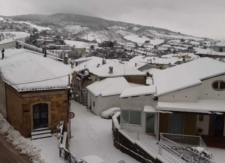 Maltempo in Puglia e Basilicata: neve nel Foggiano e nel Potentino. Danni da Bari a Lecce – FOTO
