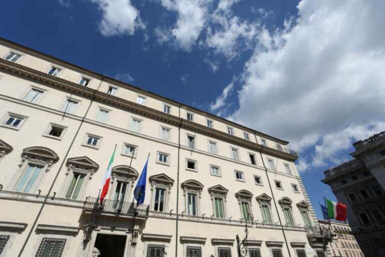 Ex Ilva, confermato l’incontro tra governo e sindacati. Urso: «Noi in campo per rilanciare la siderurgia»