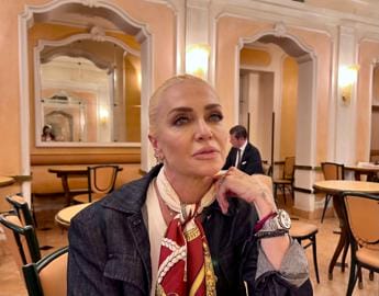 Galleria foto 'Paola Barale: “In menopausa manca il desiderio? Non è vero, io sono l’esempio”' - foto 1