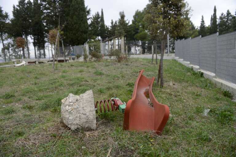 Giostre rotte e pilastri pericolosi: il triste destino del Parco Urbano a Matera