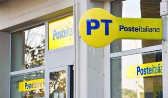 Galleria foto 'Poste, in arrivo bonus da 1.000 euro per tutti dipendenti' - foto 1