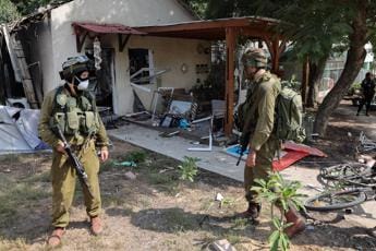 “Presenti durante strage di Hamas del 7 ottobre”, bufera su 4 fotoreporter