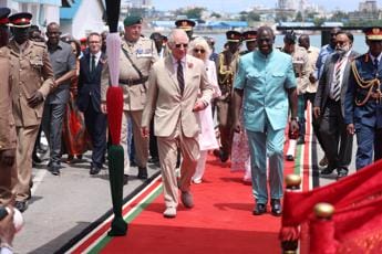 Re Carlo in Kenya si “rammarica” per errori colonialismo. Ma le scuse formali non arrivano