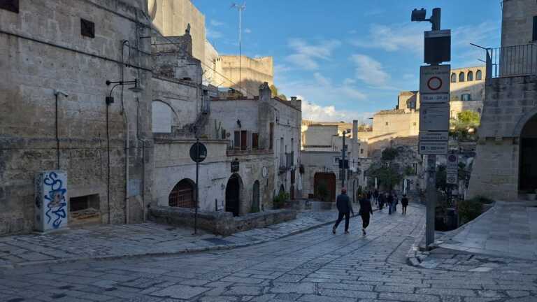 Matera, nei Sassi arriva la Ztl, l’assessore: «Un modo per preservare i Rioni»