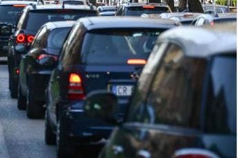 Galleria foto 'Roma, voragine a Corso Francia: strada chiusa e traffico in tilt' - foto 1