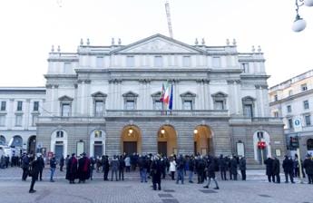 Galleria foto 'Scala: Prima 2023 sold out, tutti esauriti anche i biglietti per le repliche' - foto 1