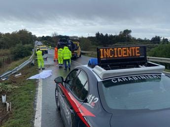 Galleria foto 'Schianto mortale a Cagliari, sparito il ragazzo che guidava l’auto: era senza patente' - foto 1
