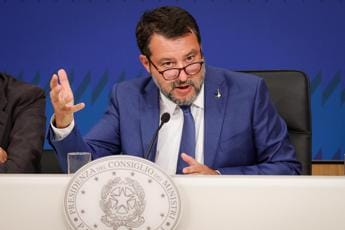 Galleria foto 'Sciopero, Salvini annuncia precettazione: Cgil e Uil allo scontro con il governo' - foto 1