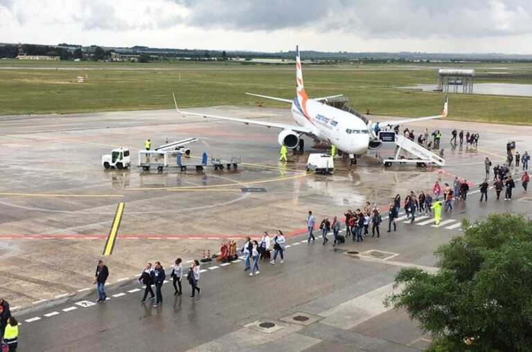 Nuovo volo da Brindisi per Praga, ma è polemica sulle tariffe: «Troppi 350 euro»