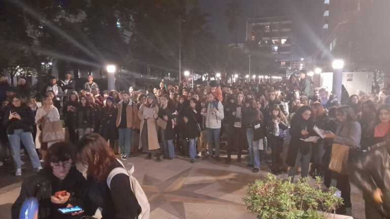 Galleria foto 'Bari, studenti fanno rumore contro la violenza sulle donne: “Per Giulia e per tutte” – VIDEO' - foto 1