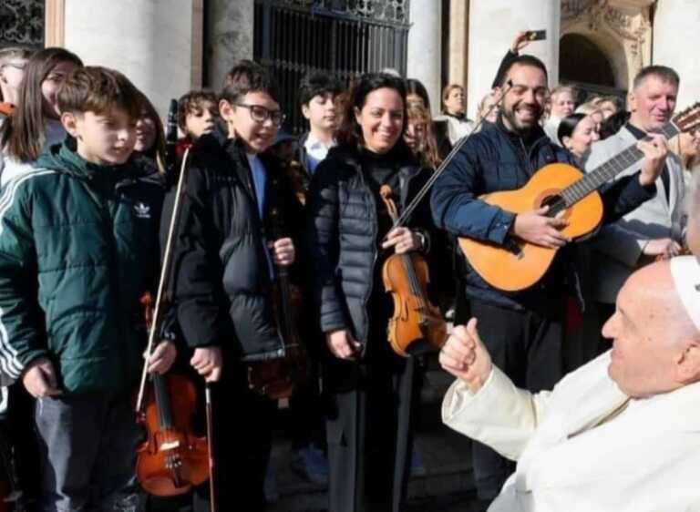 Gli alunni del “Garibaldi-Leone” di Trinitapoli conquistano Papa Francesco