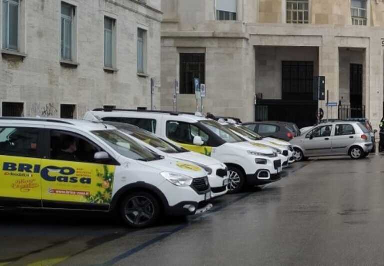 Taxi, a Bari un bando per 18 nuove licenze: «Otto destinati a portatori di handicap»