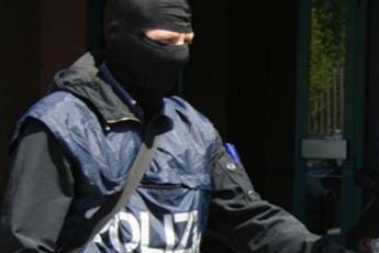 Galleria foto 'Terrorismo, blitz della Polizia e Digos Genova: un arresto' - foto 1