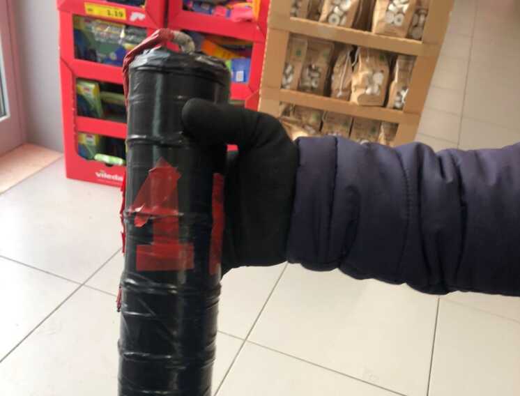 Galleria foto 'Cerignola, trovato un chilo di tritolo in un supermercato: indagini in corso' - foto 1