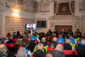 Galleria foto 'Turismo, 30,8 mln di presenze nel 2022 in Trentino: più di 5,7 mln di turisti' - foto 1