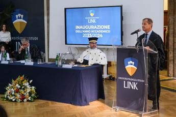 Galleria foto 'Università Link, Giampiero Massolo ha aperto l’anno accademico 2023-24' - foto 1