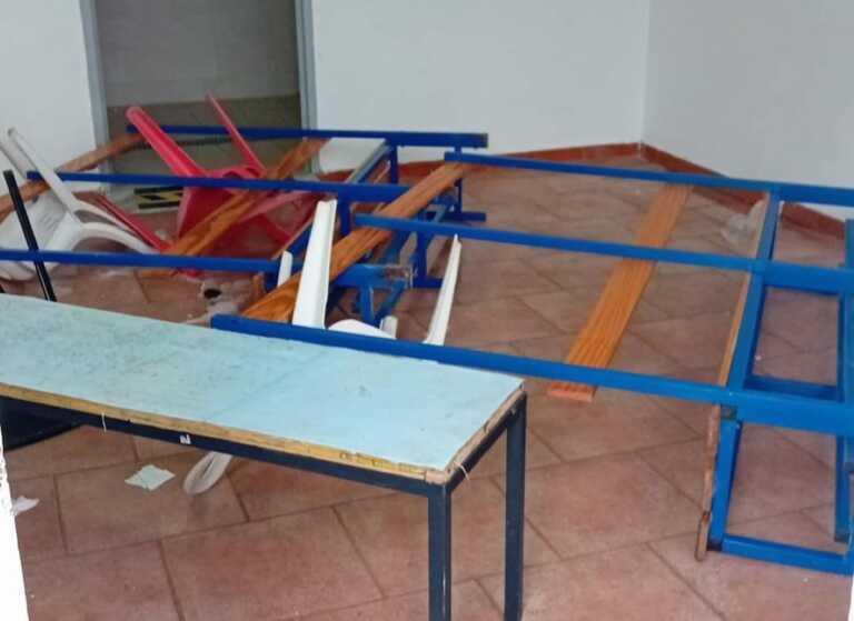 Stornara, vandali in azione al campo sportivo: distrutte le attrezzature