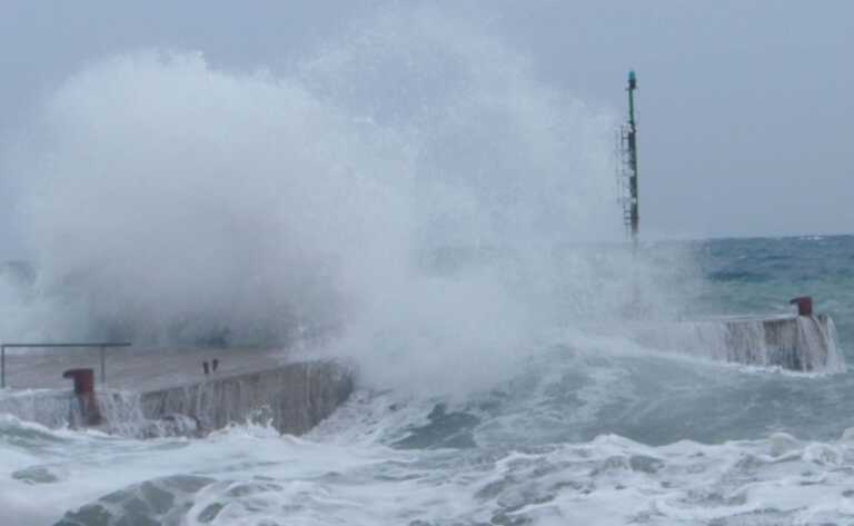 Venti forti e mareggiate sulla Puglia centro-meridionale: allerta gialla della Protezione civile
