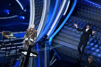 Galleria foto 'X Factor, Morgan cacciato e Bugo se la ride' - foto 1