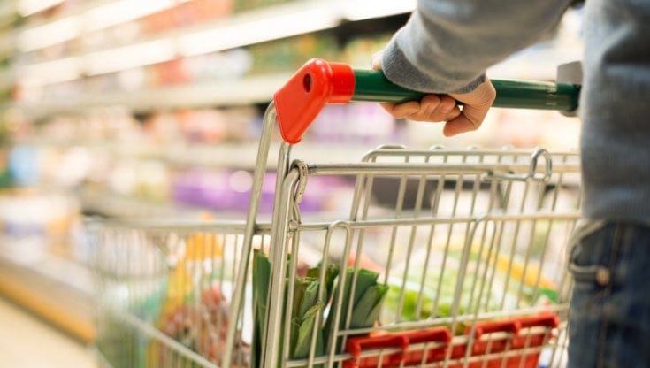 Natale, il bilancio del Codacons: è costato agli italiani ben 22,8 mld, il 14,8% in più del 2022