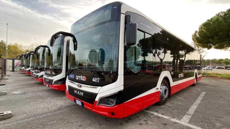 Bari, da domani 27 nuovi autobus ibridi ed elettrici al servizio dei park&ride cittadini