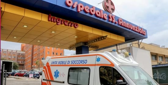 È emergenza al Santissima Annunziata di Taranto, 12 ambulanze in coda. La denuncia di Renato Perrini (FdI)