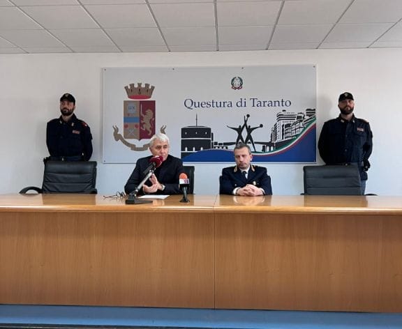 Corruzione e mazzette per gare da 7milioni di euro al cimitero di Taranto: 8 arresti