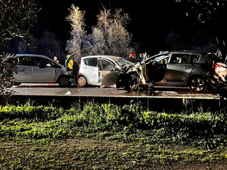 Tragico scontro sulla provinciale Trani – Corato: due morti. Feriti tre bambini e sei adulti