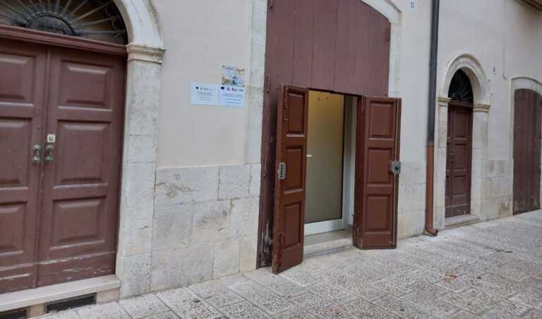 Ladri nel centro diurno per minori a Noicattaro: rubati cellulari, pc e televisori