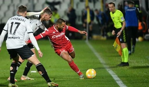 Galleria foto 'Bari che disastro, con lo Spezia finisce 1-0. La beffa arriva all’84esimo' - foto 1