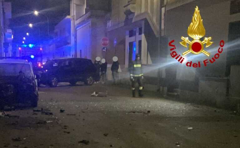 Melissano: auto distrutta da un’esplosione, un’altra dal fuoco. Indagini in corso