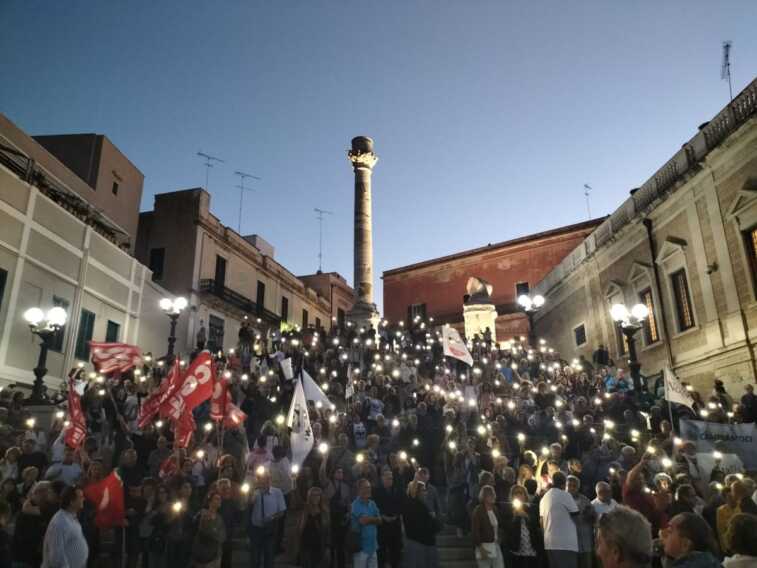 Brindisi, bagarre per il deposito gnl al porto: «Vanno revocati i permessi»