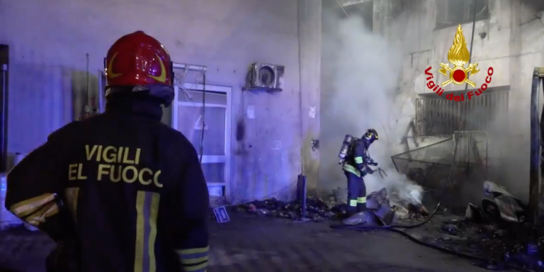 Rogo in ospedale a Tivoli. «Siamo rimasti al buio. Le scale erano inagibili»