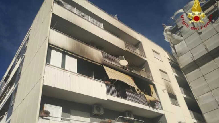 Foggia, incendio in un appartamento: in salvo un’anziana e un’operatrice sociale