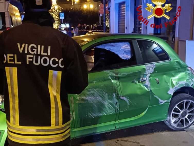Copertino, schianto tra due auto a un incrocio: muore un ragazzo di 29 anni