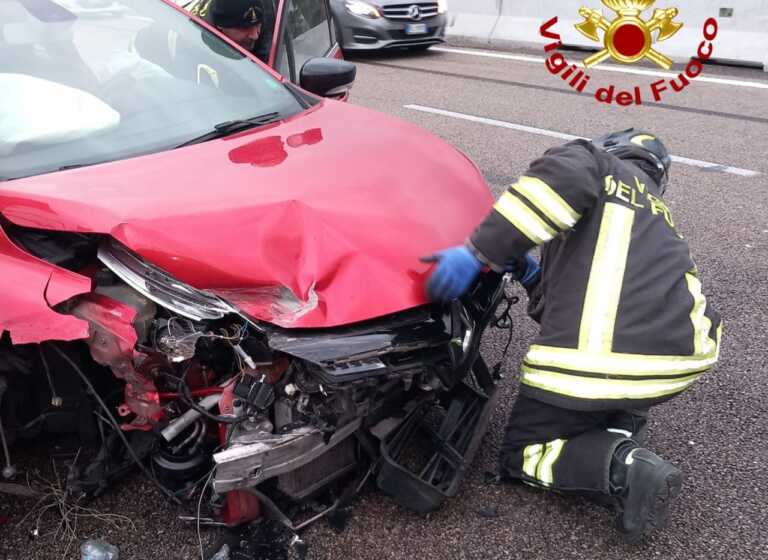 Incidente sulla strada statale 613 alle porte di Lecce: paura per una donna