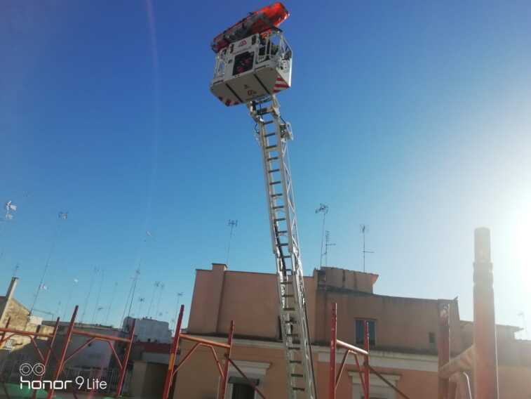 Galleria foto 'Incidente sul lavoro a Barletta, operaio precipita da un’impalcatura: soccorso dai vigili del fuoco' - foto 1
