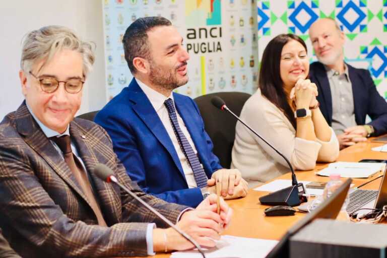 Puglia, via a “Visioni future”: Regioni e Comuni insieme per accompagnare i giovani in “Luoghi comuni”