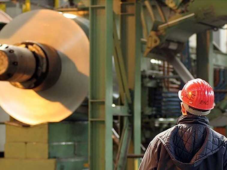 Taranto, Natale amaro per i lavoratori dell’appalto dell’ex Ilva: saltano 4mila tredicesime