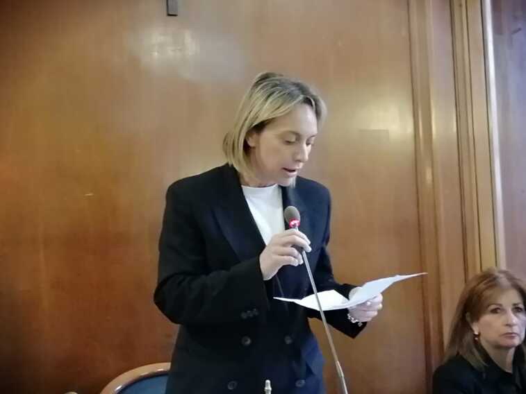 Foggia, Lia Azzarone prima donna a dirigere il Consiglio comunale: «Una rivoluzione rosa»