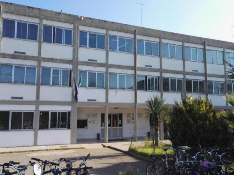 Bari, studente aggredito da un coetaneo al “Fermi”: timpano rotto per un 17enne
