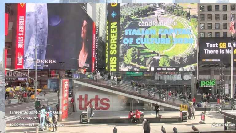 Times Square è lucerina: i luoghi della città su un “digital screen” a New York