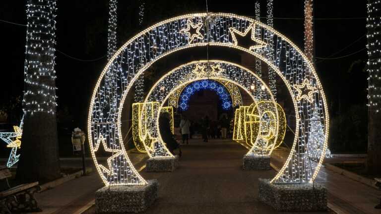Ostuni, acrobati e luminarie animano il parco fino al  7 gennaio
