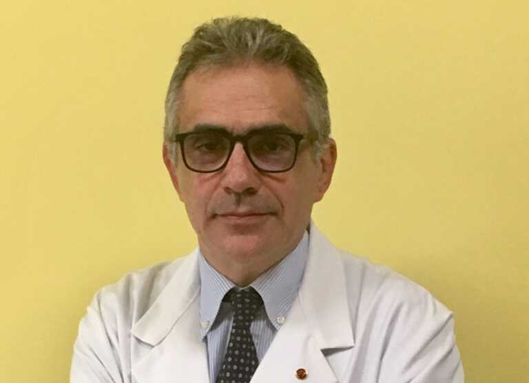 Malattia stagionale, ecco i tre sintomi più comuni: febbre alta, naso chiuso e dolori muscolari
